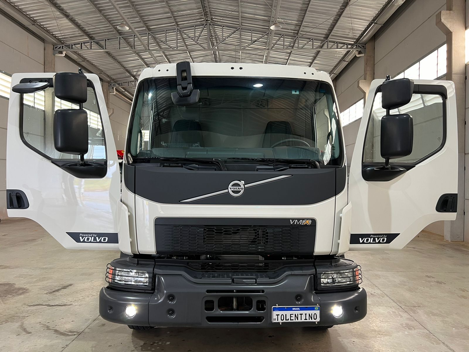 Foto do produto VOLVO VM290 TRAÇADO