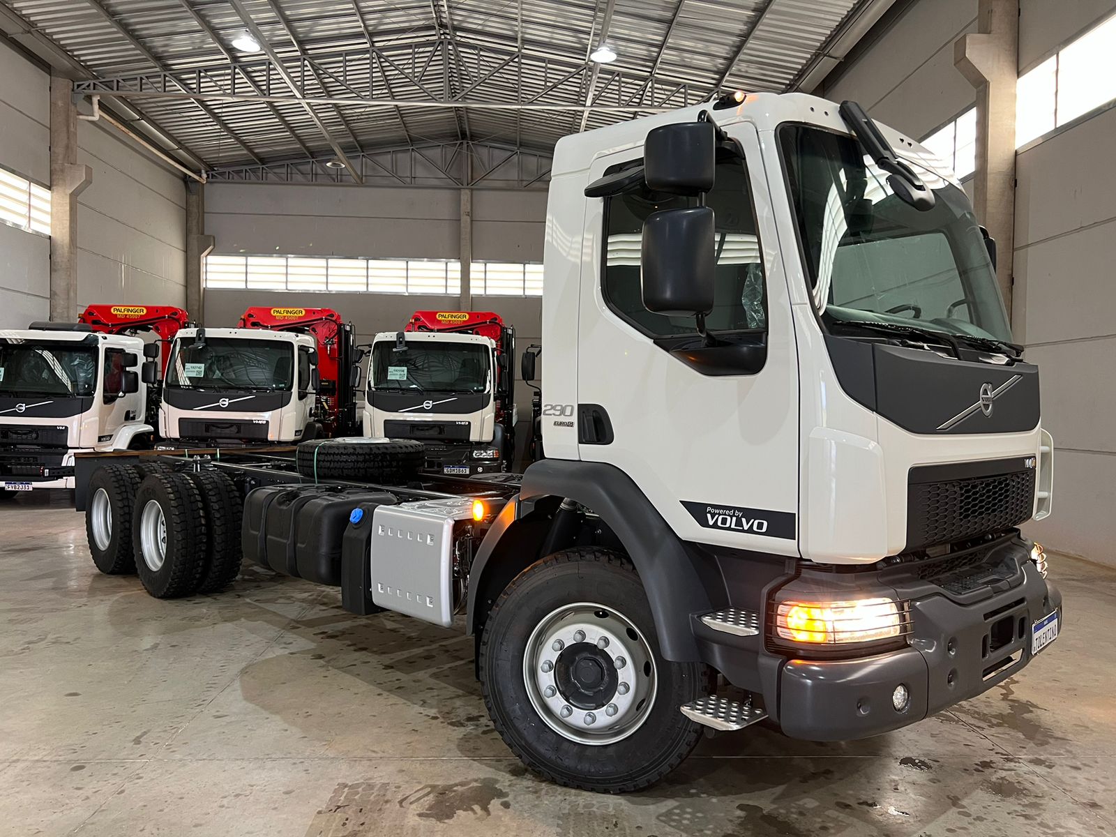 Foto do produto VOLVO VM290 TRAÇADO